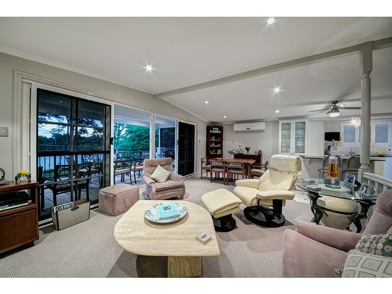 19 Esplanade, Yeronga QLD 4104