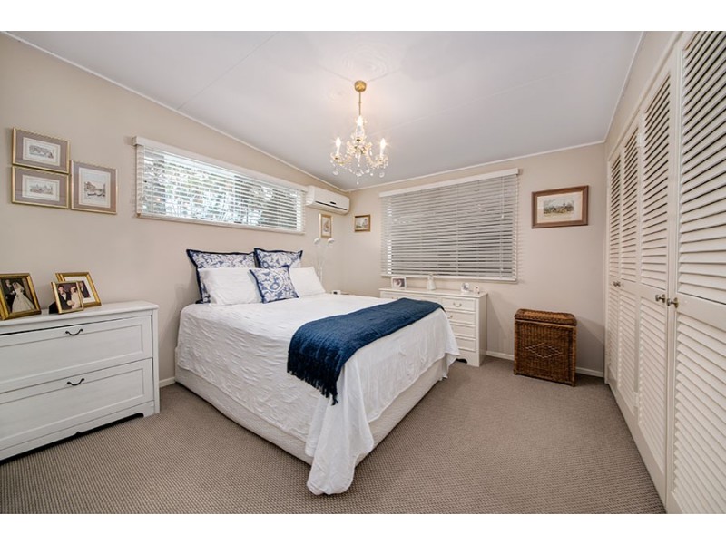 19 Esplanade, Yeronga QLD 4104