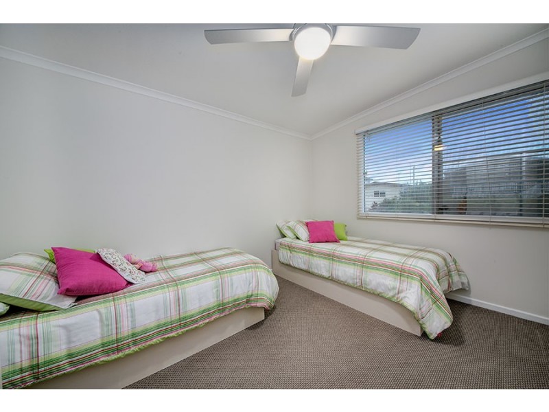 19 Esplanade, Yeronga QLD 4104
