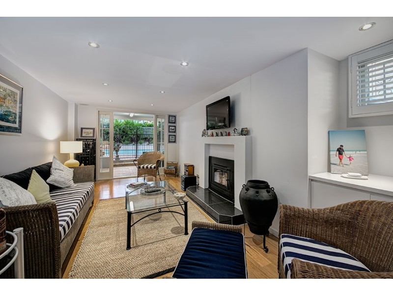 19 Esplanade, Yeronga QLD 4104