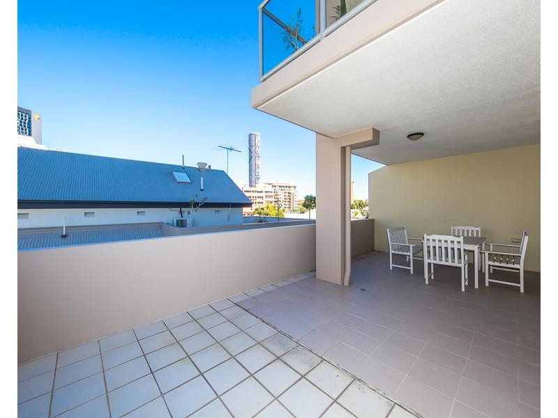 2/93 Leichhardt Street, Spring Hill QLD 4000