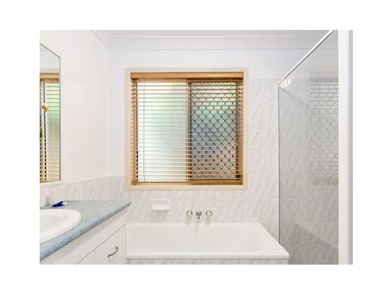 17 Lyrebird Street, Loganlea QLD 4131