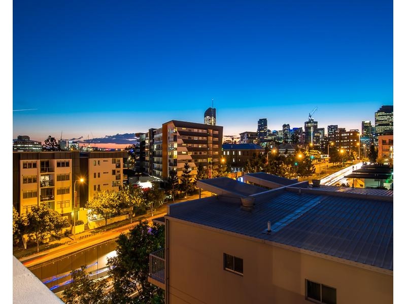 19/153 Lambert Street, Kangaroo Point QLD 4169
