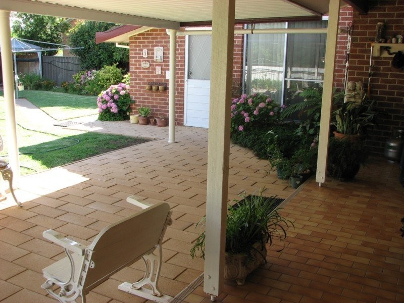 10 Wyndham Ave, Forbes NSW 2871