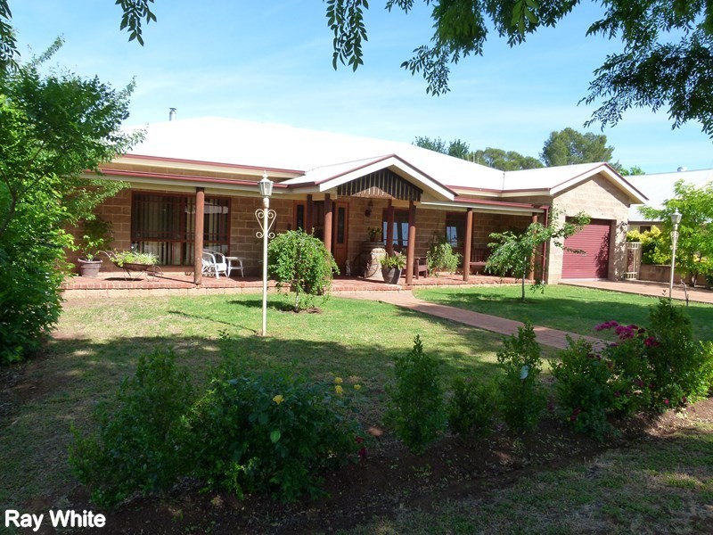 108 Farnell Street, Forbes NSW 2871