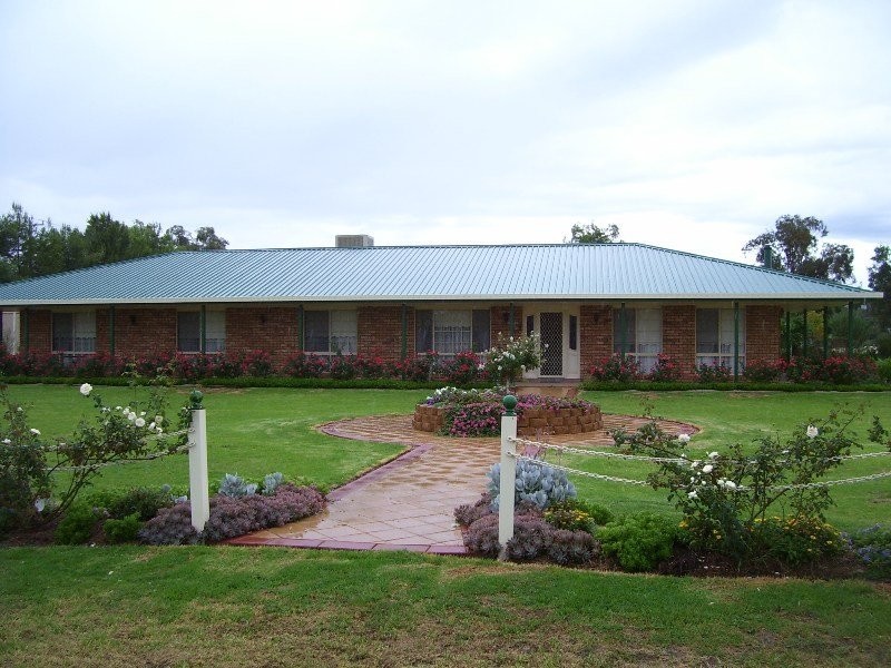 2 Aurora Street, Eugowra NSW 2806