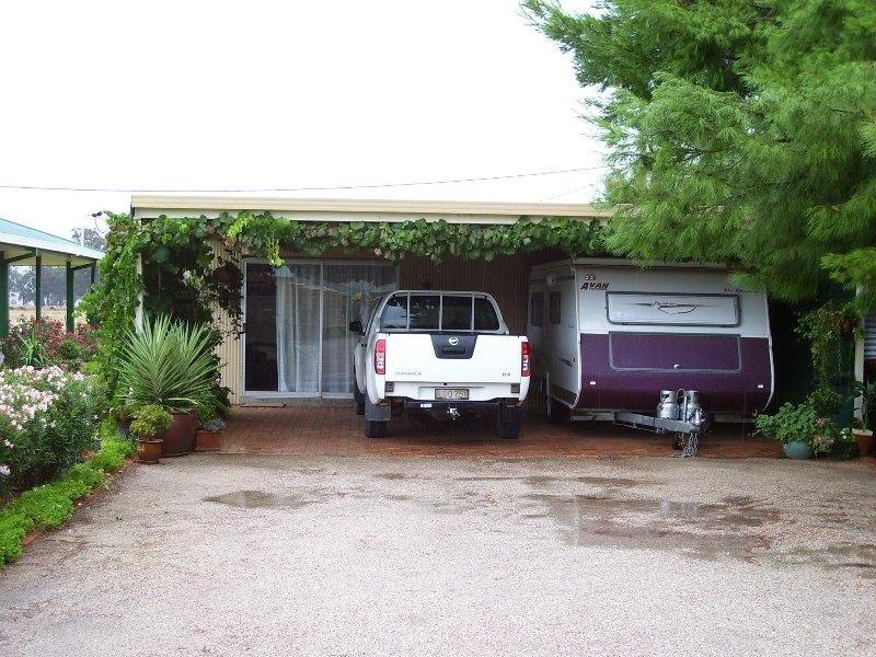 2 Aurora Street, Eugowra NSW 2806