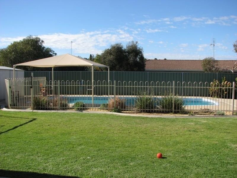 12 Jacaranda Street, Forbes NSW 2871