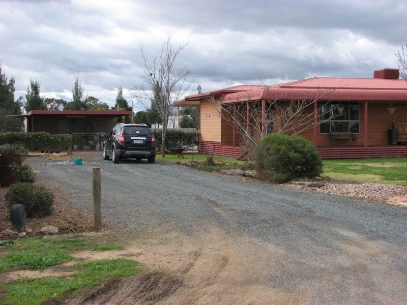 4 Stokes Street, Forbes NSW 2871