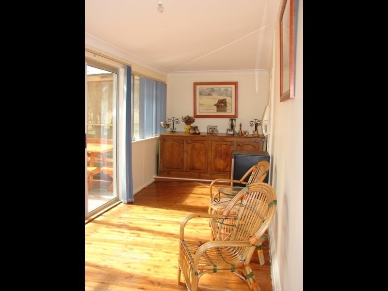 Innisfail Newell Highway, Parkes NSW 2870