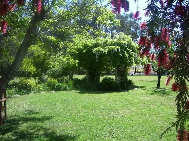 Innisfail Newell Highway, Parkes NSW 2870