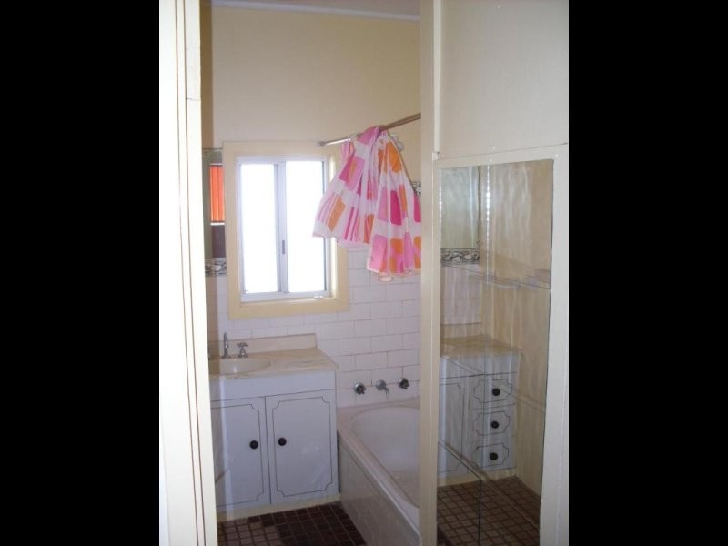 10 Howard Street, Parkes NSW 2870