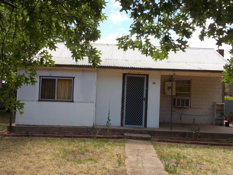 39 Forbes Road, Parkes NSW 2870