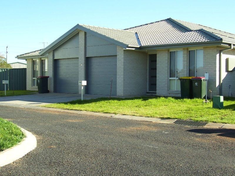 5 and6/80 Close Street, Parkes NSW 2870