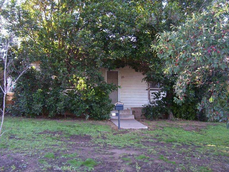 25 Hill Street, Parkes NSW 2870