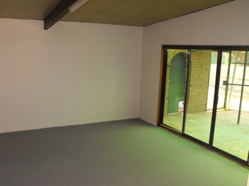 12 Paterson Street, Parkes NSW 2870