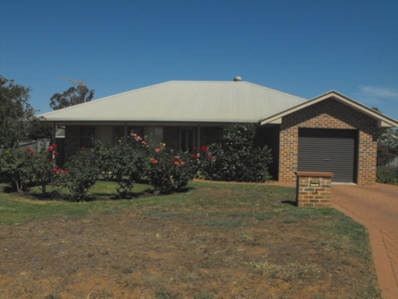 28 Fisher Street, Parkes NSW 2870