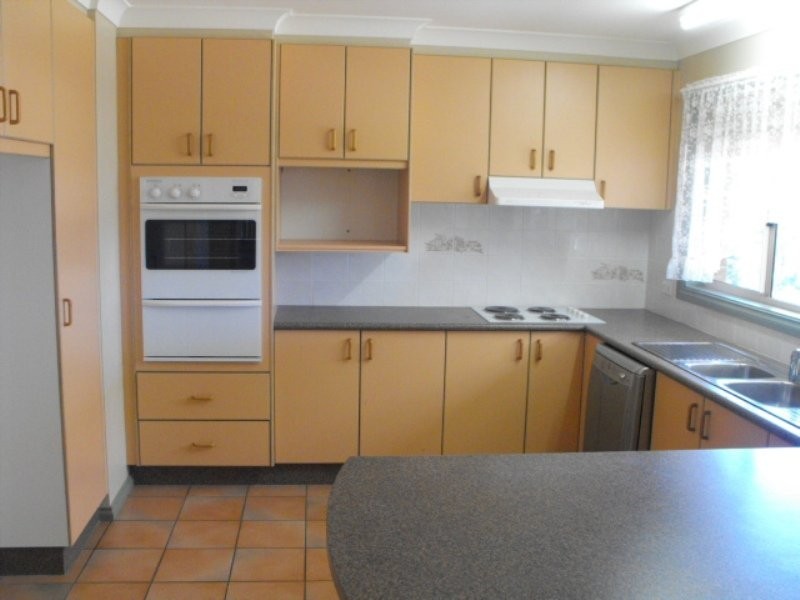28 Fisher Street, Parkes NSW 2870