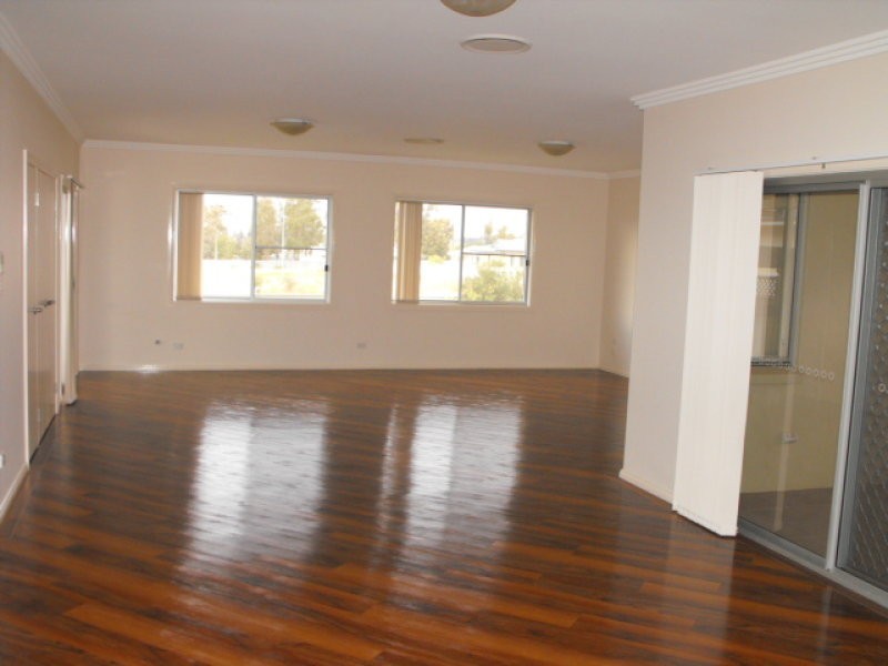 7 Koala Street, Parkes NSW 2870