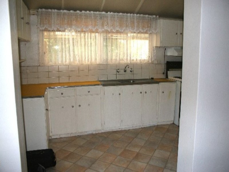 6 Grenfell St, Parkes NSW 2870