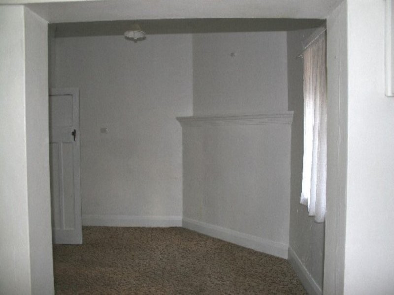 6 Grenfell St, Parkes NSW 2870