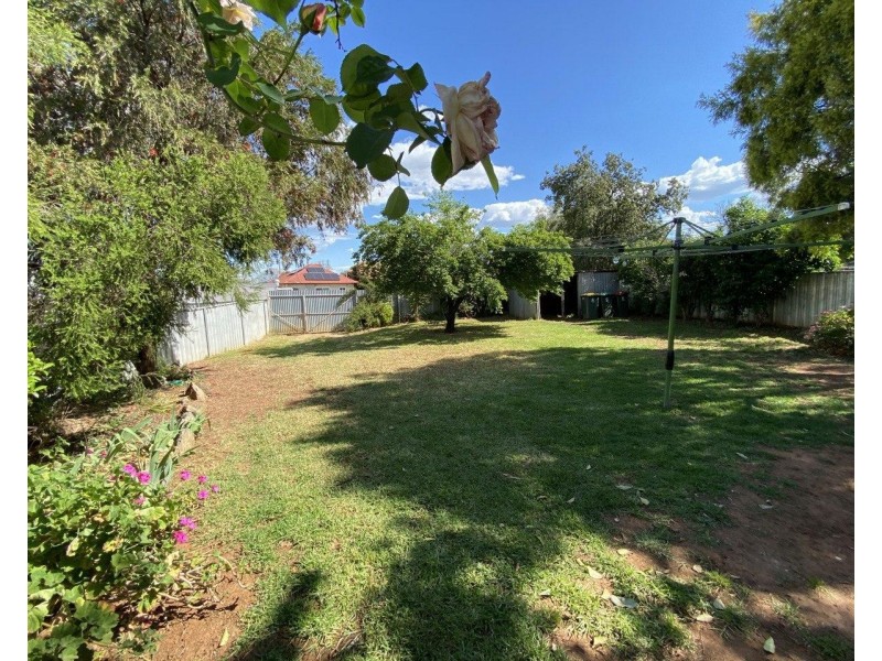 19 Rose Street, Parkes NSW 2870