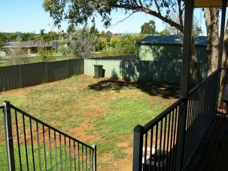 18 George Field Drive, Parkes NSW 2870