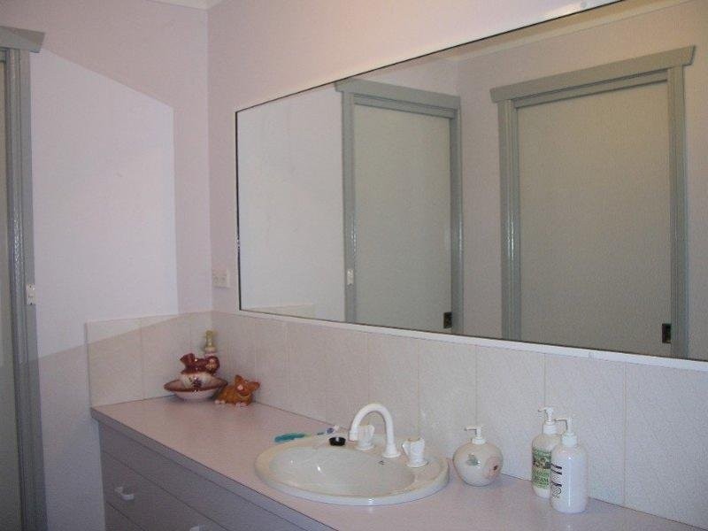 18 George Field Drive, Parkes NSW 2870