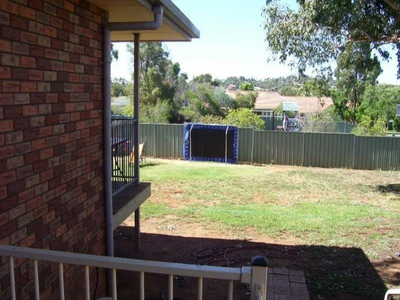 18 George Field Drive, Parkes NSW 2870