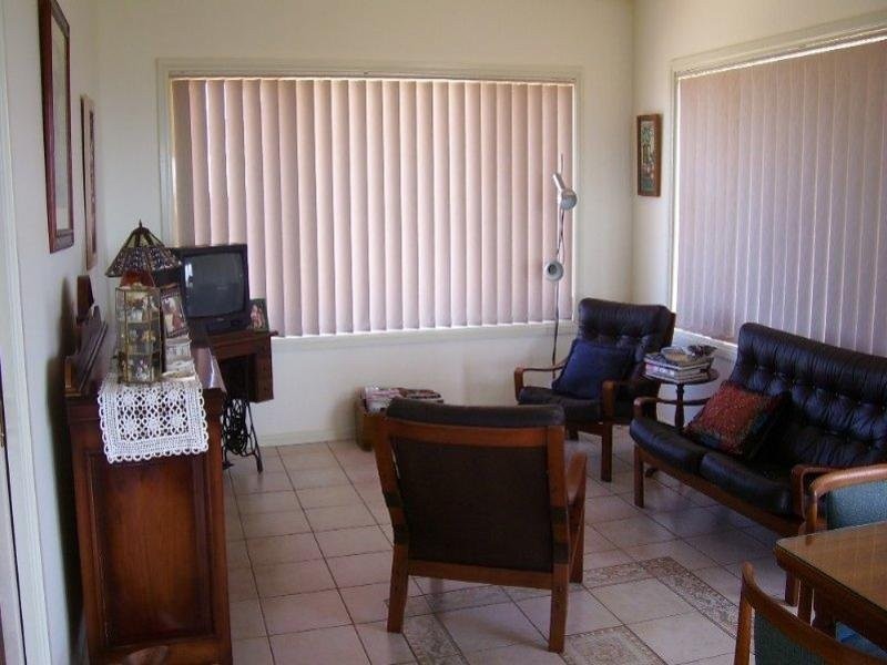 40B Barton St, Parkes NSW 2870