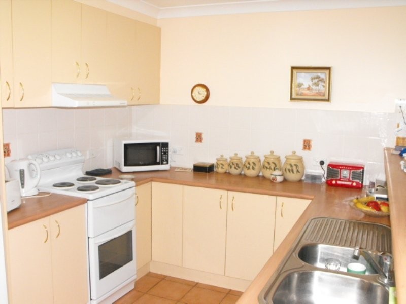 2/363 Clarinda St, Parkes NSW 2870