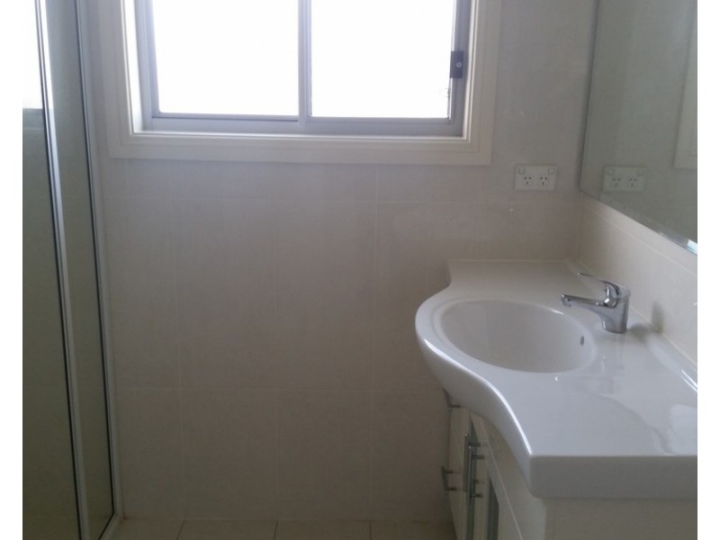 9 Koala Street, Parkes NSW 2870