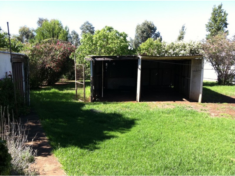 18 Woodward Street, Parkes NSW 2870