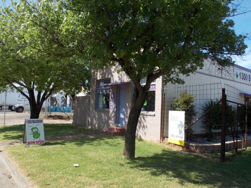 5 Grenfell St, Parkes NSW 2870