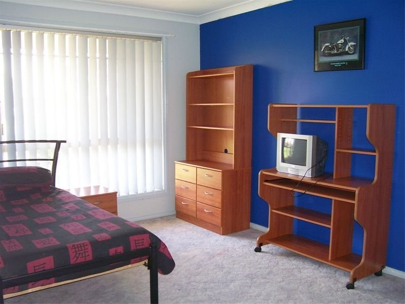 10 Mimosa Ave, Parkes NSW 2870