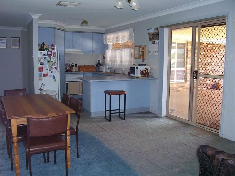 10 Mimosa Ave, Parkes NSW 2870
