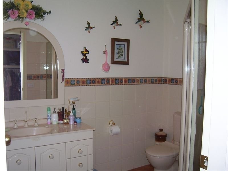 2 Arana Place, Parkes NSW 2870