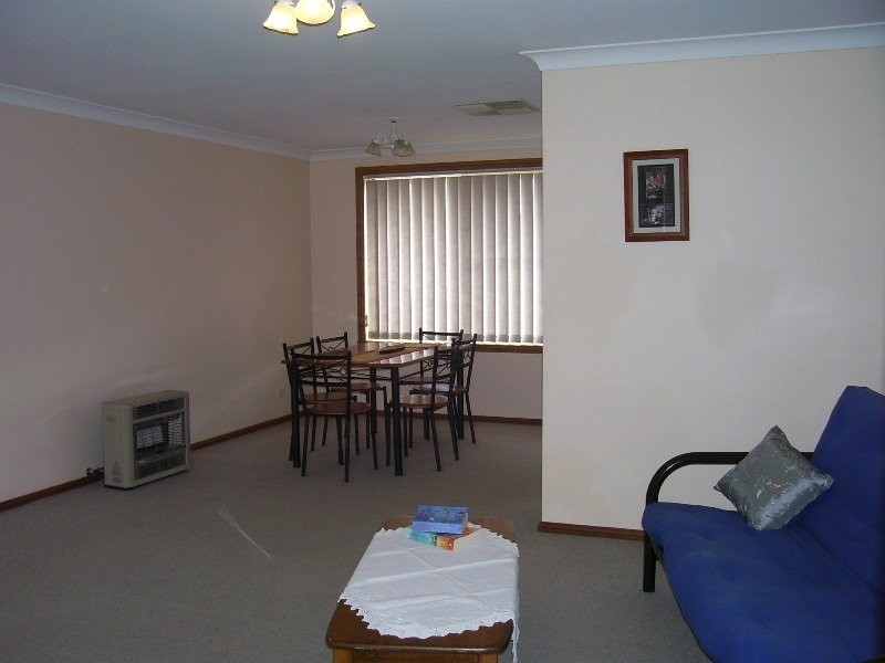 19 Ebelina Cres, Parkes NSW 2870