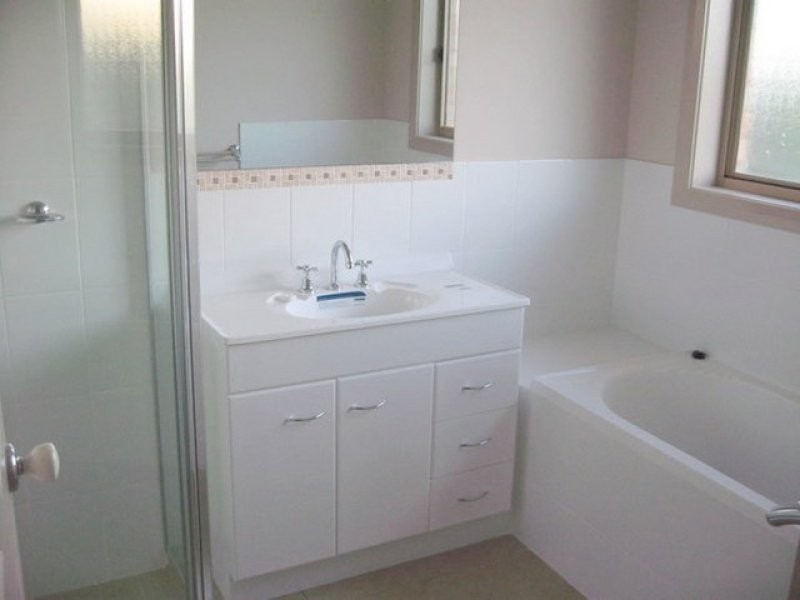 5 Vaucluse Place, Parkes NSW 2870