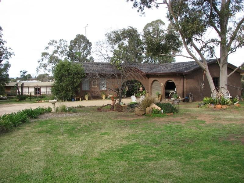 225 Farnell Street, Forbes NSW 2871