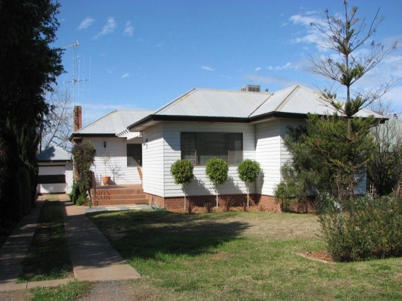 28 Farrand Street, Forbes NSW 2871