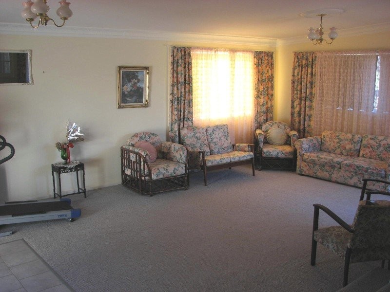 17 Grevillea Avenue, Eugowra NSW 2806