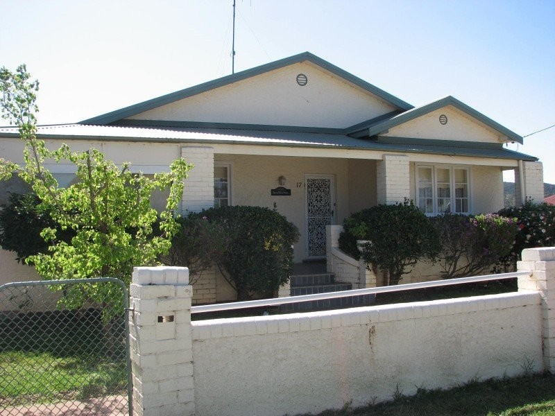 17 Grevillea Avenue, Eugowra NSW 2806