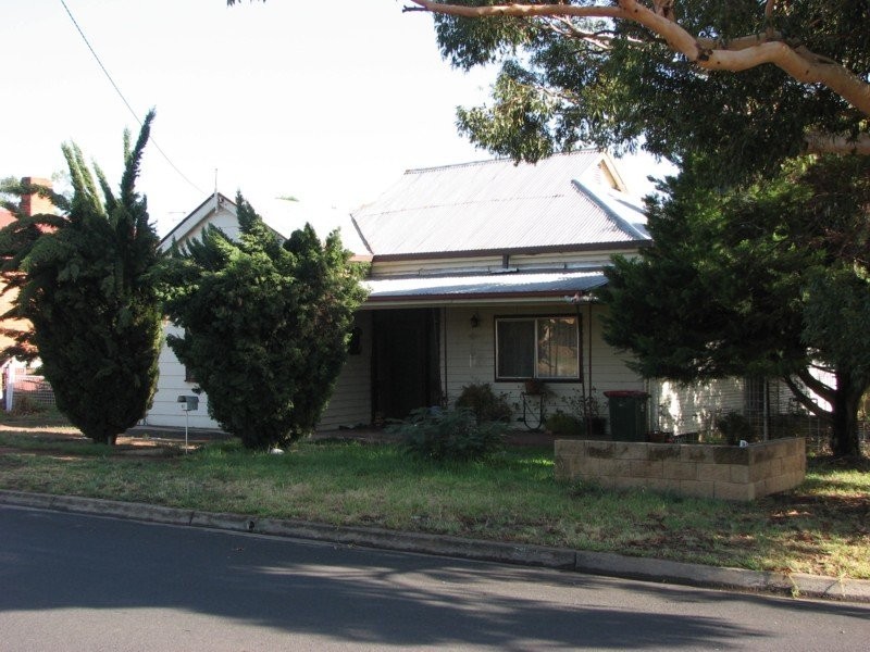 3 Barton Street, Forbes NSW 2871