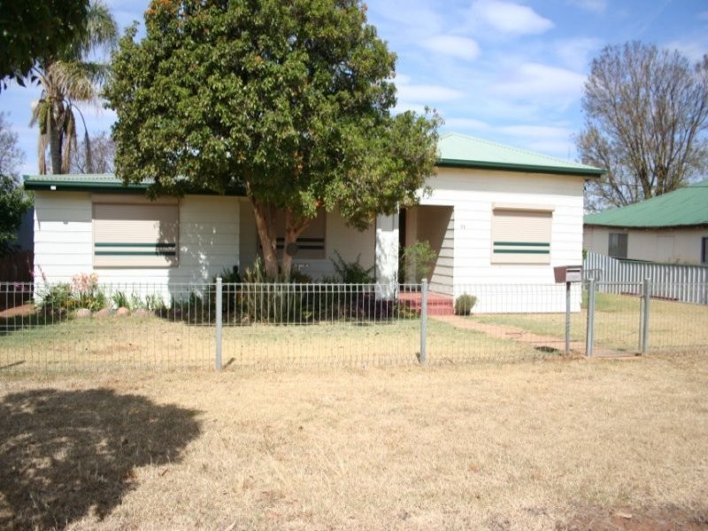 13 Denison Street, Condobolin NSW 2877