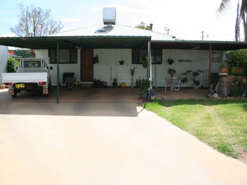 13 Denison Street, Condobolin NSW 2877