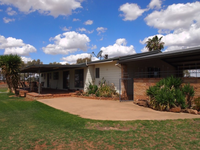 23 Airport Road, Condobolin NSW 2877