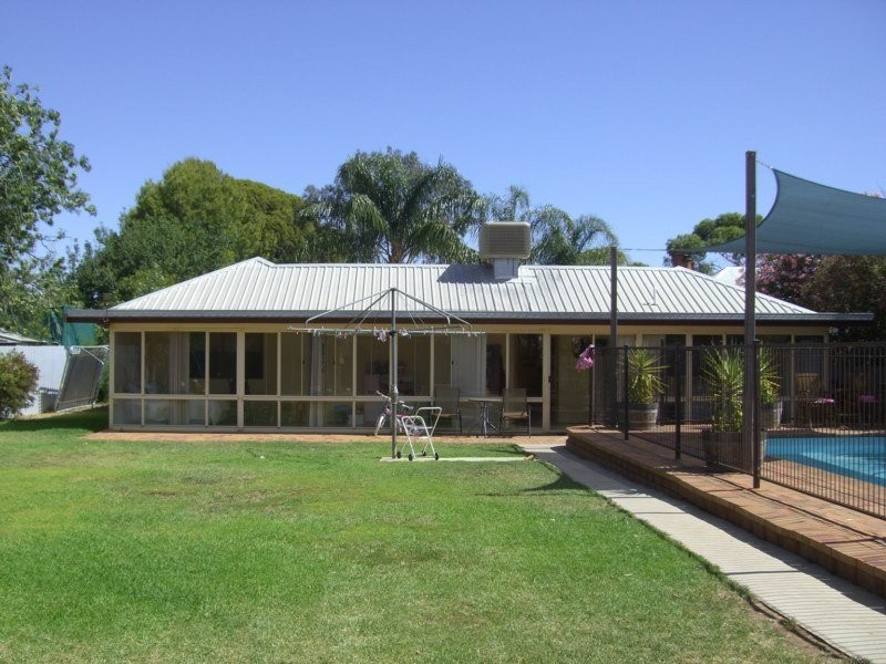 15 Orange Street, Condobolin NSW 2877