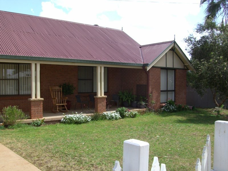 98 Molong Street, Condobolin NSW 2877