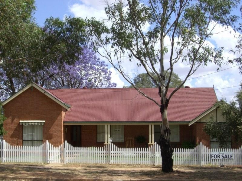 98 Molong Street, Condobolin NSW 2877
